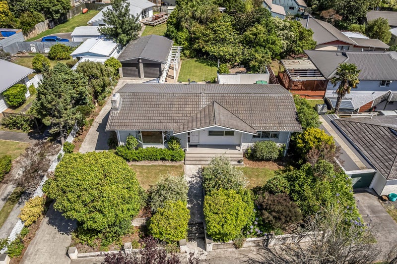 8 Capri Place, Awapuni, Palmerston North - Carousel 2