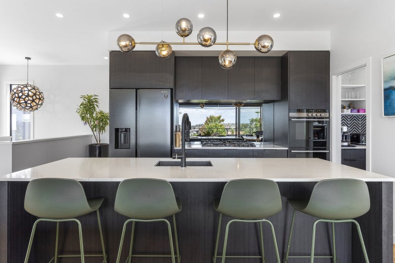 19 Silverton Avenue, Wai o Taiki Bay, Auckland - Carousel 2