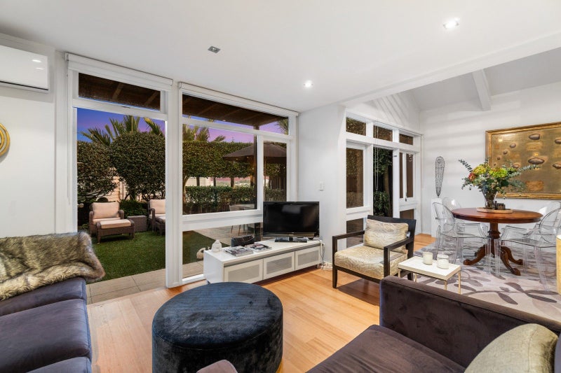 2/4 Logan Terrace, Parnell, Auckland - Carousel 2
