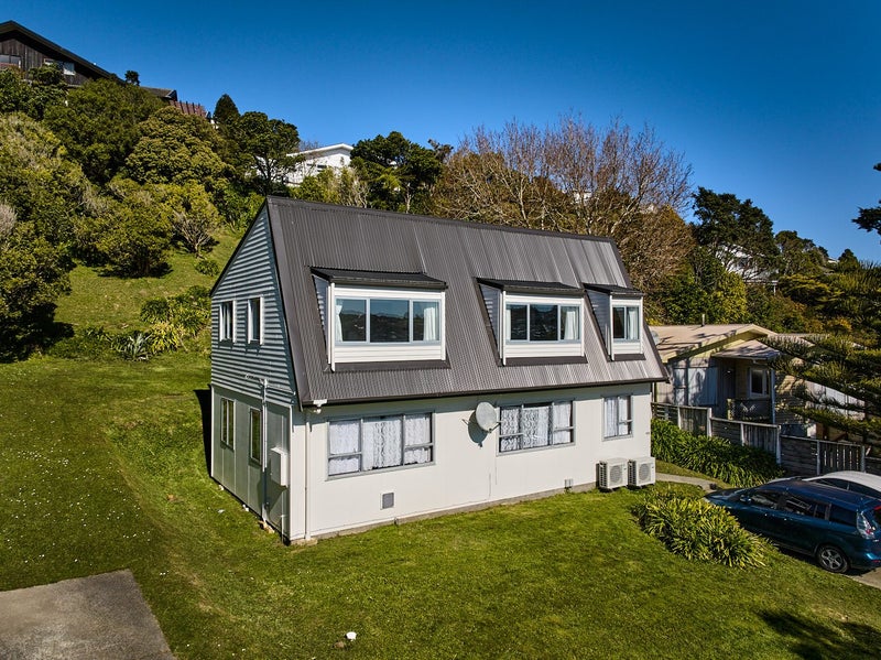 93 Stewart Drive, Newlands, Wellington - Carousel 1