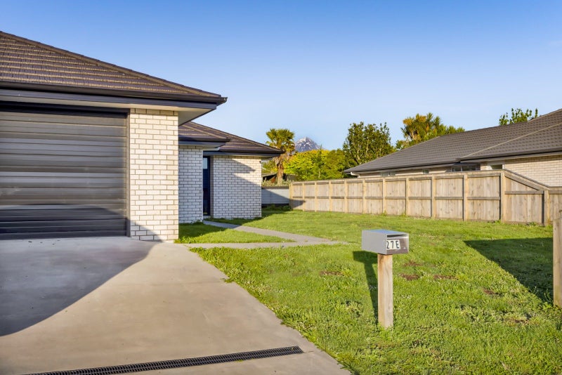 27E Achilles Street, Stratford - Carousel 15