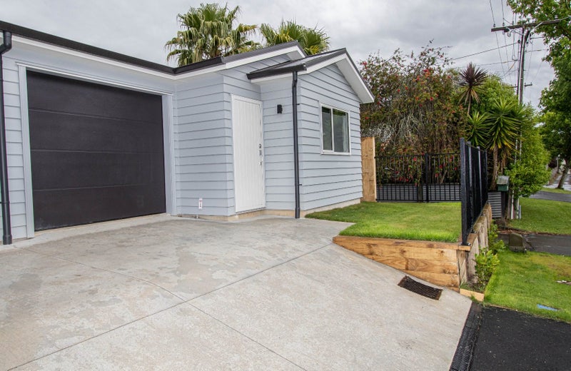 1/16 Rothwell Street, Dinsdale, Hamilton - Carousel 2