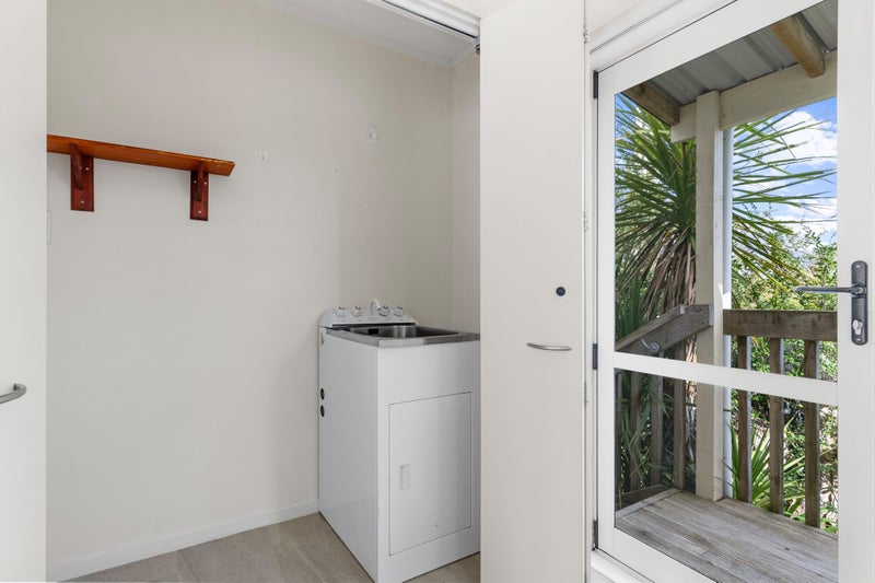 2/95 Ocean View Road, Hillcrest, North Shore City, Auckland - Carousel 16