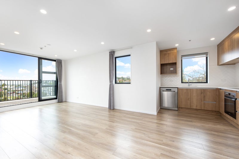 302/553C Glenfield Road, Glenfield, Auckland - Carousel 2