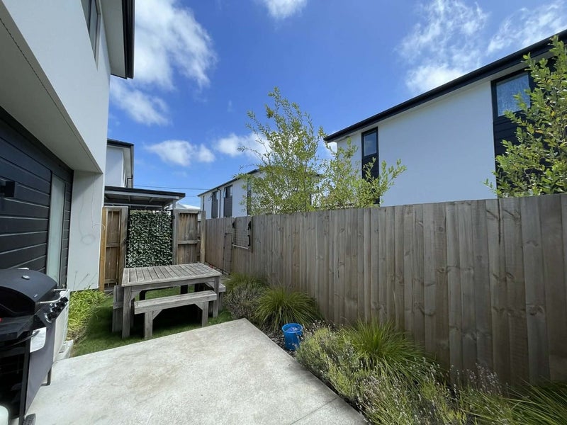 3/50 Hills Road, Edgeware, Christchurch - Carousel 10