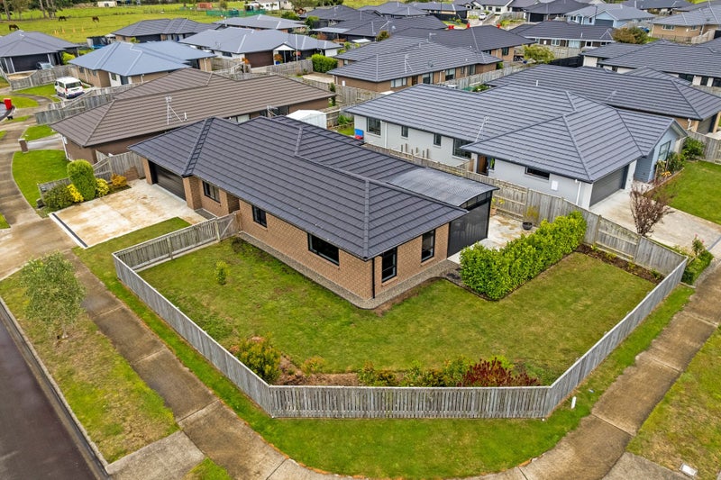 18 Monarch Drive, Ashhurst, Ashhurst - Carousel 1