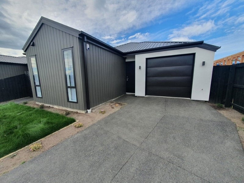 14 Koral Lane, Broomfield, Christchurch - Carousel 1