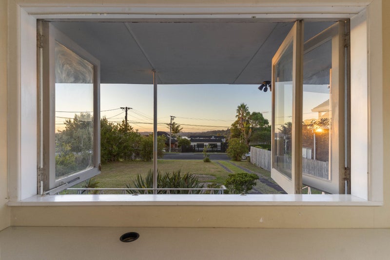 28 Dakota Avenue, Beach Haven, Auckland - Carousel 2