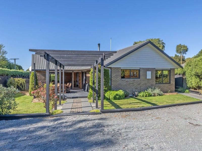 9 De Renzie Place, Kirwee - Carousel 37