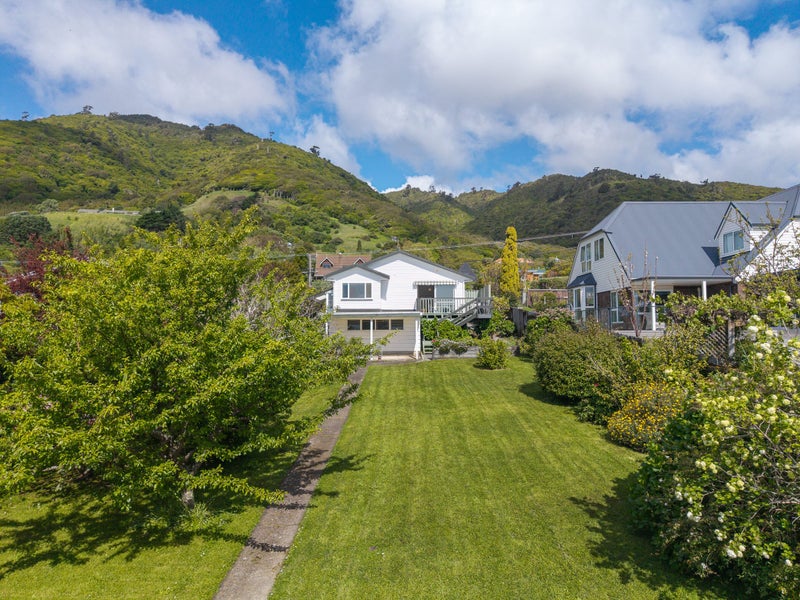 28 Kotare Street, Waikanae - Carousel 1