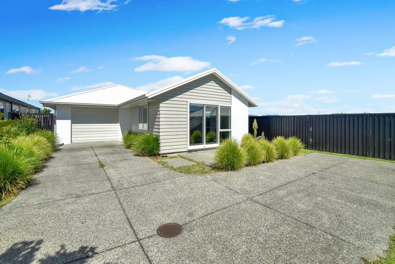 16 Empire Crescent, Papamoa, Papamoa - Carousel 2
