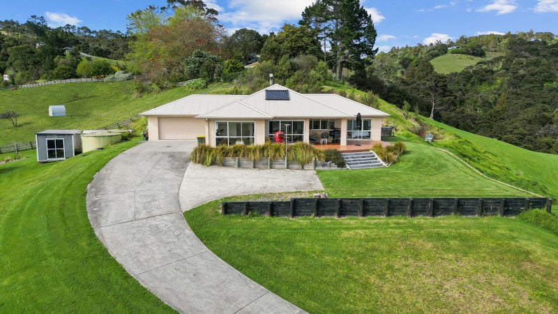 66 Manuka Grove, Helensville, Helensville - Carousel 1
