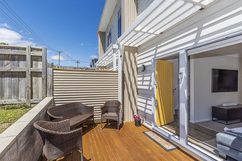 6/1 Murphy Place, Titahi Bay, Porirua - Carousel 2