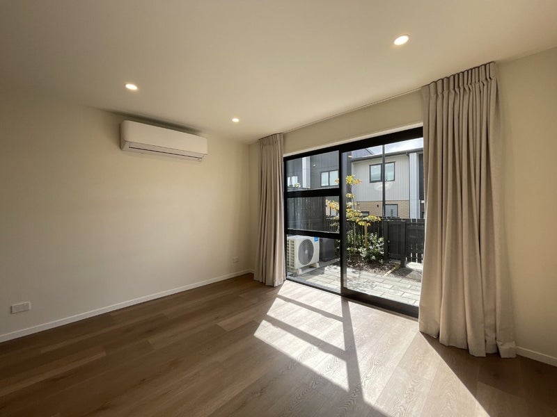 5/476 West Coast Road, Glen Eden, Auckland - Carousel 1