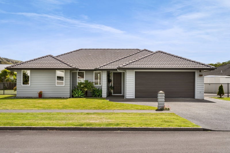 33 Hamilton Drive, Wainui, Gisborne - Carousel 1