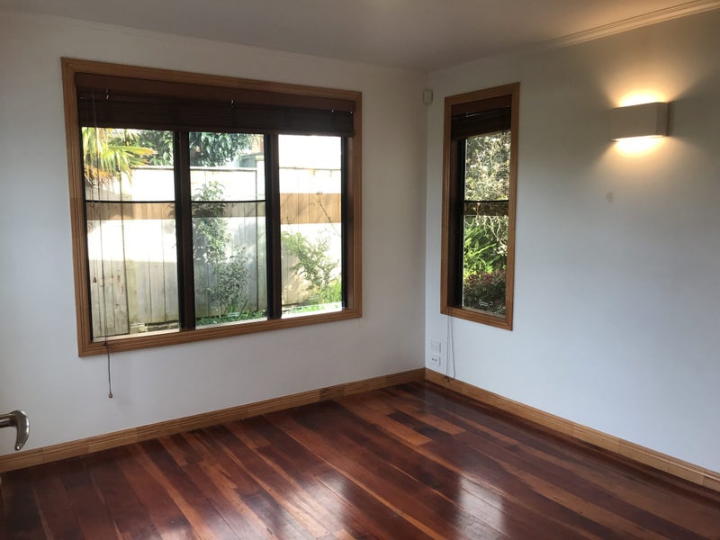 4 Tobruk Crescent, Milford, Auckland - Carousel 11