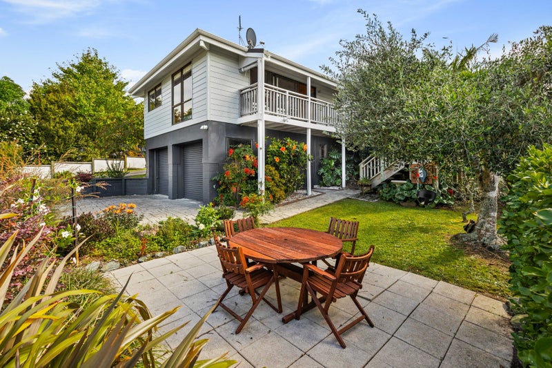4 Forsythe Place, Massey, Auckland - Carousel 1