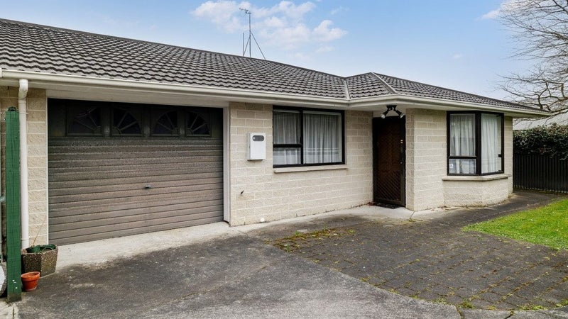 1C Droylsden Place, Palmerston North, Palmerston North - Carousel 1