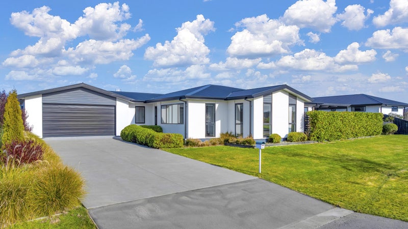 2 Denton Street, Amberley, Amberley - Carousel 16