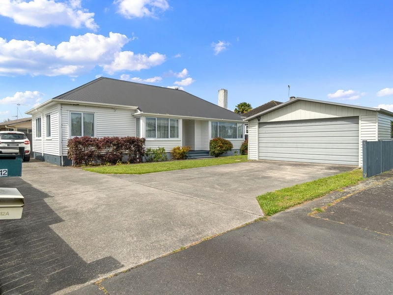 12 Bains Avenue, Hamilton East, Hamilton - Carousel 1