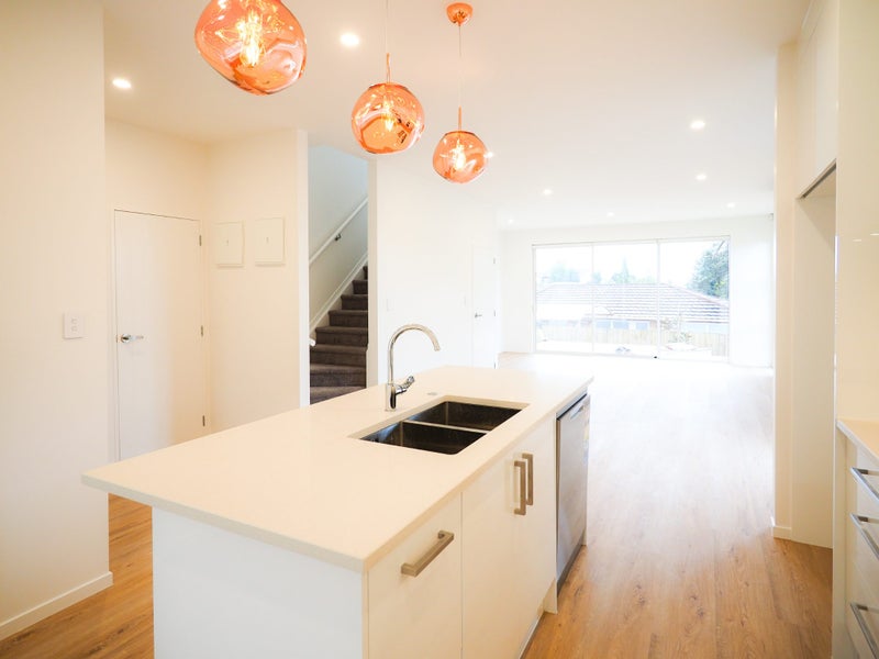 6/10 Tirimoana Road, Te Atatu South, Auckland - Carousel 2