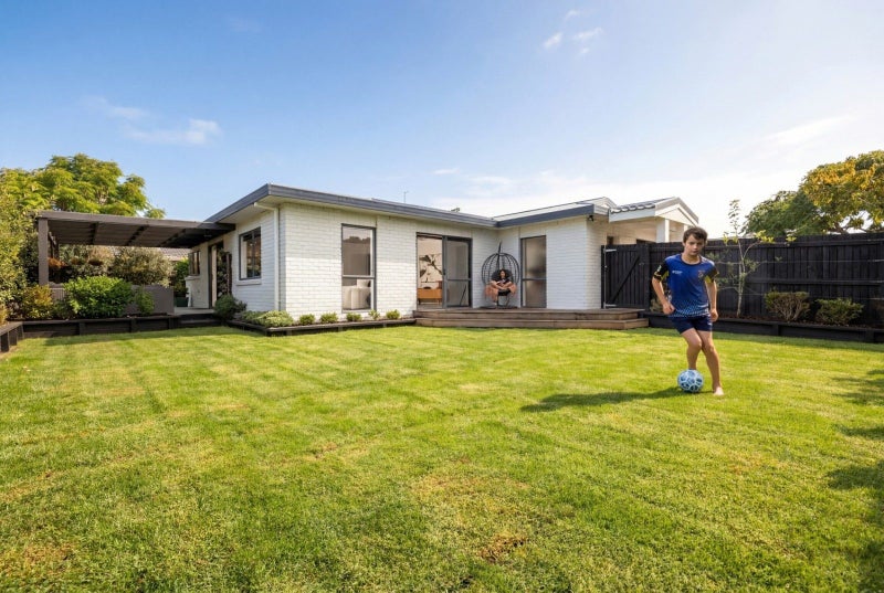 22 Romana Crescent, Papamoa Beach, Papamoa - Carousel 1