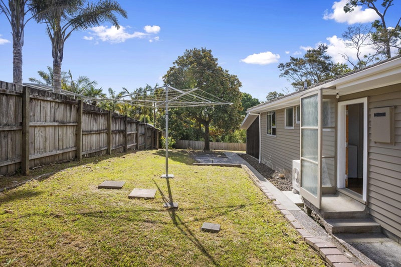 424 West Coast Road, Glen Eden, Auckland - Carousel 2