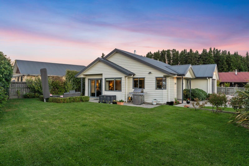 7 Perrow Street, Wanaka - Carousel 2