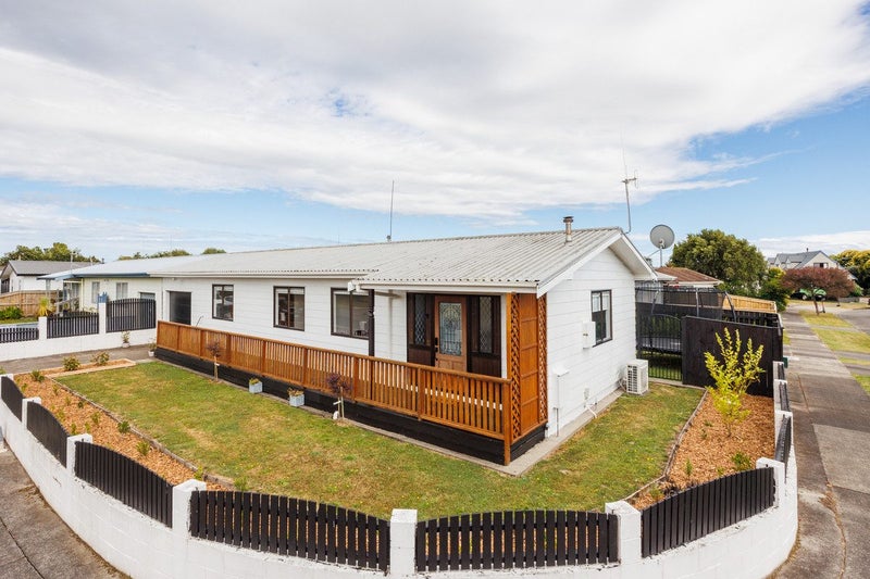 35 Acacia Street, Kelvin Grove, Palmerston North - Carousel 1