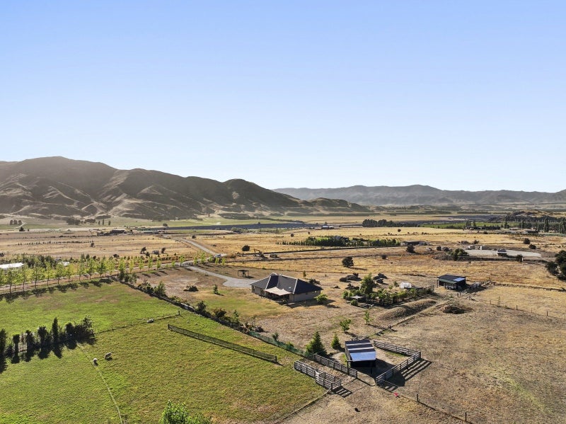 55 Totara Place, Queensberry, Cromwell - Carousel 1