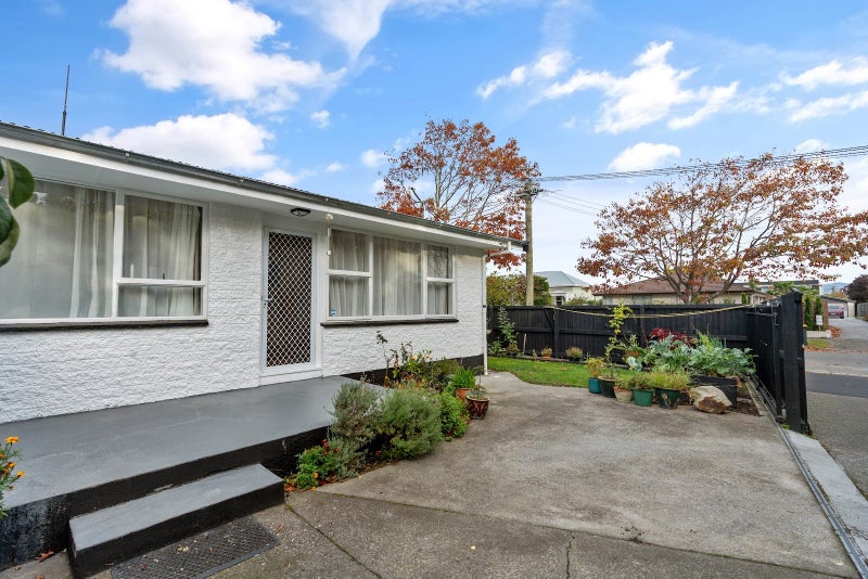 1/27 Oxley Avenue, St Albans, Christchurch - Carousel 1