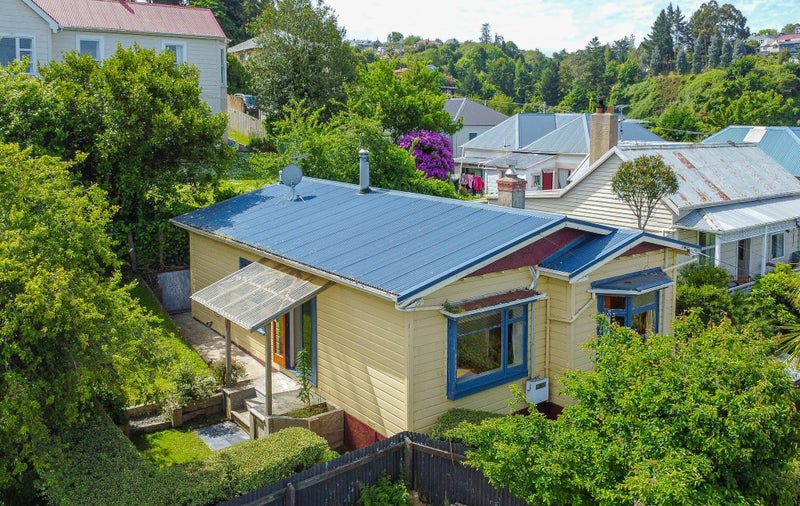 10 Bridge Street, Clyde Hill, Dunedin - Carousel 1