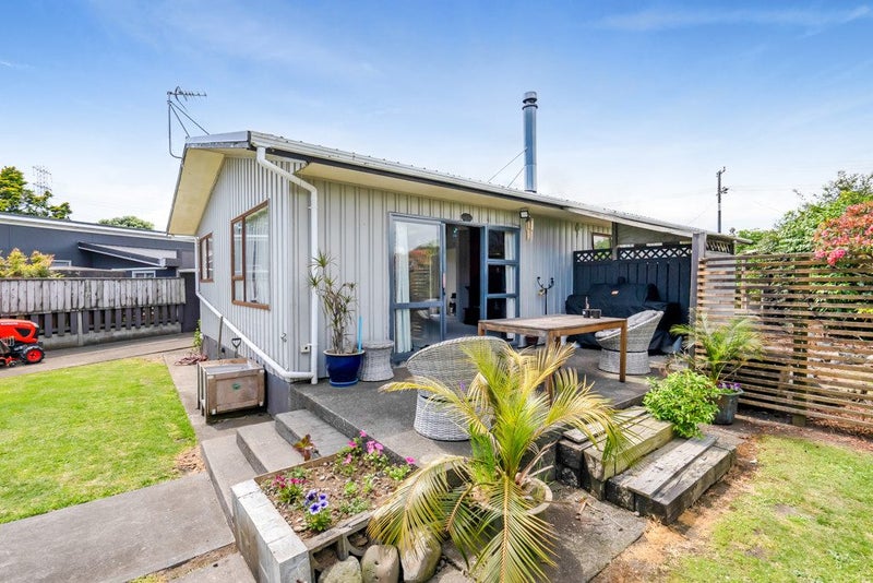 376 South Road, Omata, New Plymouth - Carousel 1