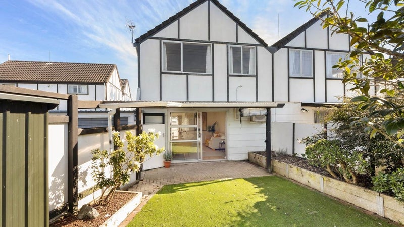 2/45 Astley Avenue, New Lynn, Auckland - Carousel 1