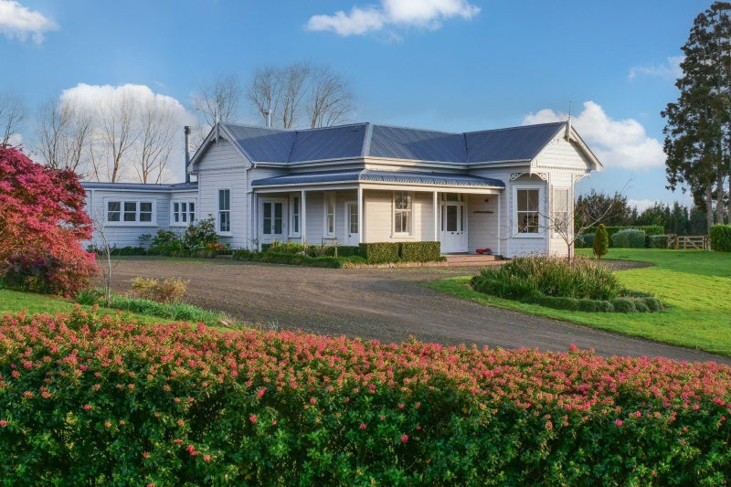 124 Rimmer Road, Helensville, Helensville - Carousel 1
