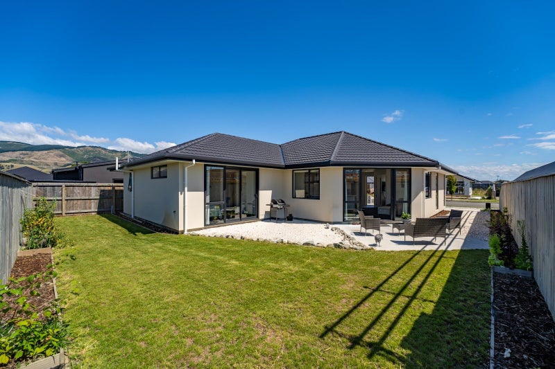 61 Woodley Road, Richmond, Richmond - Carousel 2