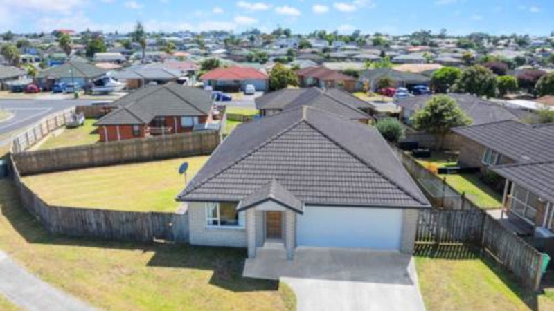 4 Waldos Way, Mangere, Auckland - Carousel 1