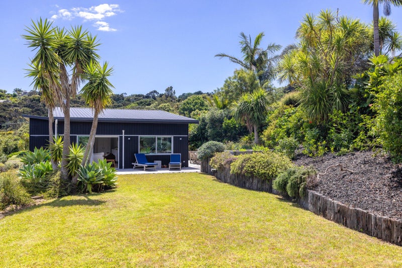 28D Beatty Parade, Surfdale, Waiheke Island - Carousel 27