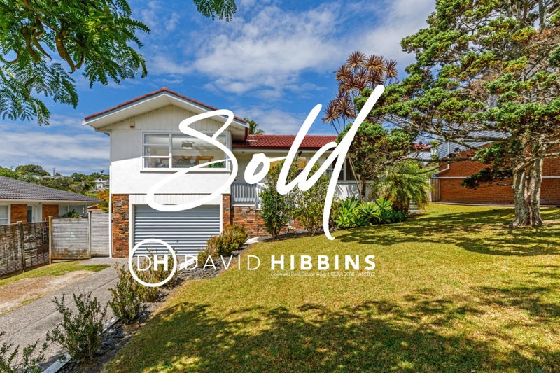 20 Agincourt Street, Glenfield, Auckland - Carousel 1