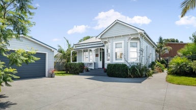 19 Sandleigh Drive, Athenree, Waihi Beach - Carousel 1