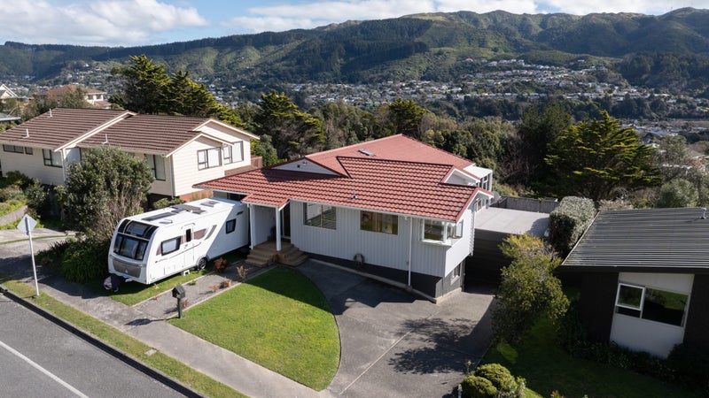 36 Woodman Drive, Tawa, Wellington - Carousel 2