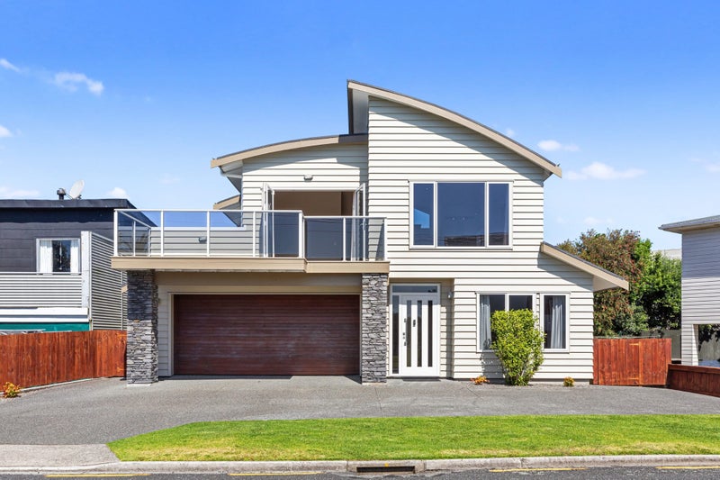 10 Karewa Parade, Papamoa Beach, Papamoa - Carousel 1