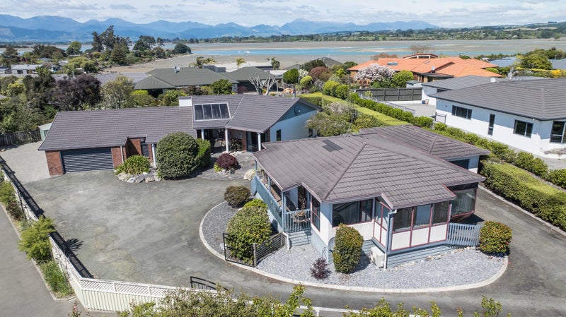 8 James Cross Place, Mapua - Carousel 1