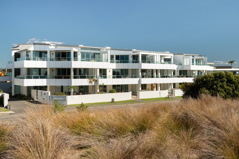 136 Marine Parade, Mount Maunganui, Mount Maunganui - Carousel 2