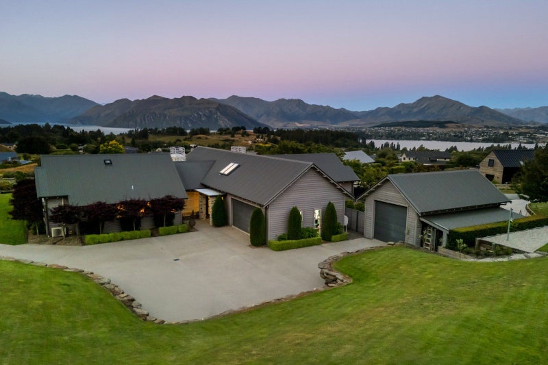 15 Penrith Park Drive, Wanaka - Carousel 1