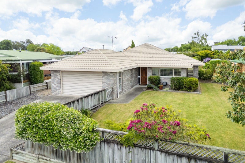 31 Ronald Court, Pukete, Hamilton - Carousel 1