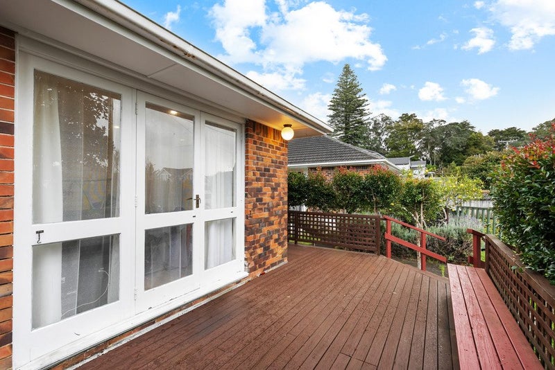 2/8 Bowling Avenue, Epsom, Auckland - Carousel 2