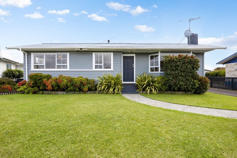 32 Cecil Street, St Andrews, Hamilton - Carousel 1