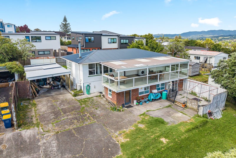 27 Choice Avenue, Henderson, Auckland - Carousel 1