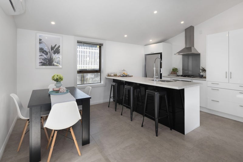 3 Ensign Lane, Whitby, Porirua - Carousel 2